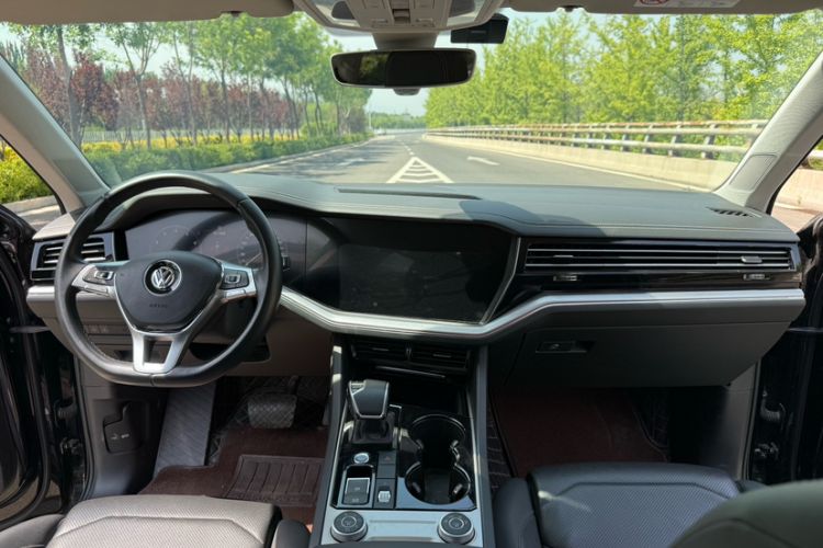 Used Volkswagen Touareg 2019 3.0 TSI RuiFeng Edition China VI Standard Interior 3