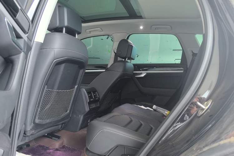 Used Volkswagen Touareg 2019 2.0 TSI Flagship Edition China VI Interior 3