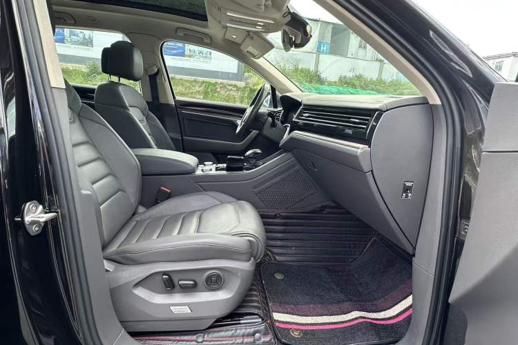 Used Volkswagen Touareg 2019 3.0 TSI RuiFeng Edition China VI Standard Interior 4