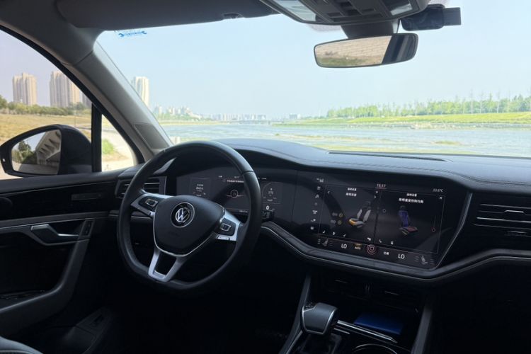Used Volkswagen Touareg 2019 3.0 TSI RuiFeng Edition China VI Standard Interior 5