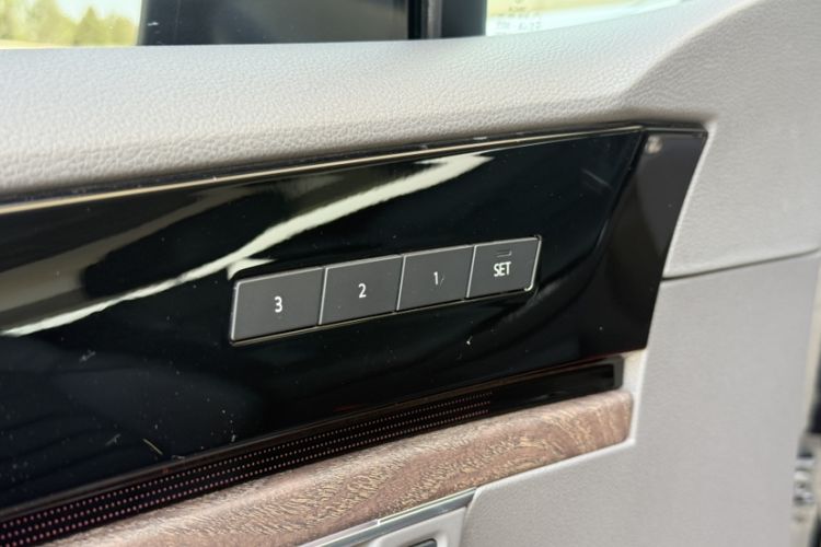 Used Volkswagen Touareg 2019 3.0 TSI RuiFeng Edition China VI Standard Interior 7