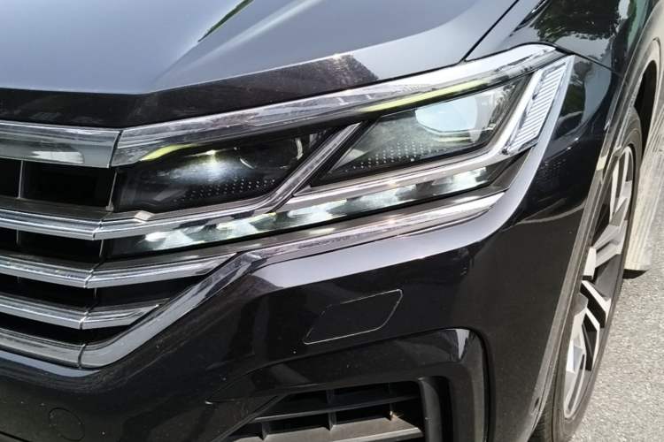 Used Volkswagen Touareg 2019 3.0 TSI Prestige Version China VI Standard Left Front Headlight
