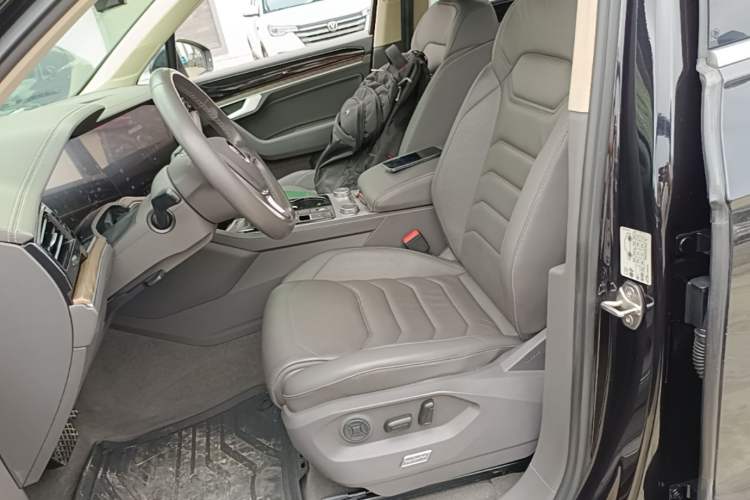 Used Volkswagen Touareg 2019 3.0 TSI RuiFeng Edition China V Standard Left Front Seat