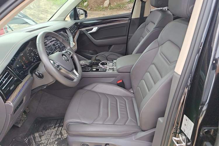 Used Volkswagen Touareg 2019 3.0 TSI RuiFeng Edition China VI Standard Left Front Seat