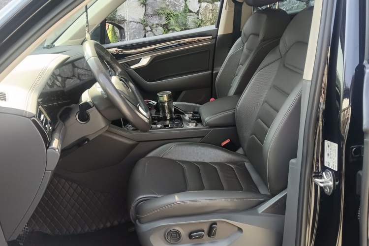 Used Volkswagen Touareg 2019 2.0 TSI Ruiyi Edition China V Standard Left Front Seat