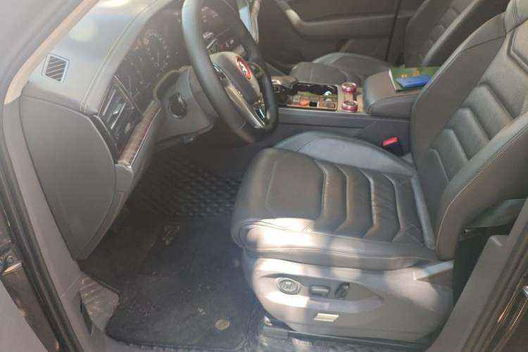 Used Volkswagen Touareg 2019 2.0 TSI Ruiyi Edition China V Standard Left Front Seat