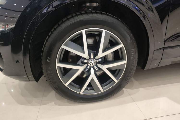 Used Volkswagen Touareg 2019 3.0 TSI RuiFeng Edition China VI Standard Left Front Wheel Hub