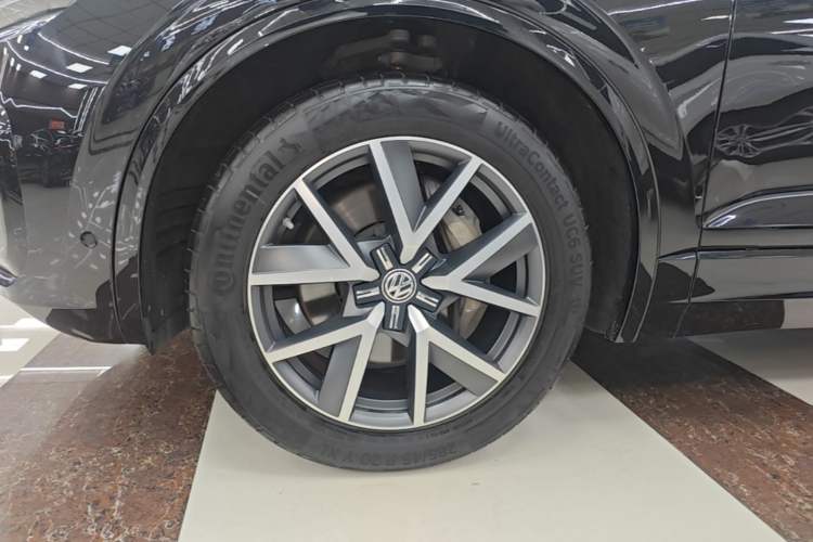 Used Volkswagen Touareg 2019 3.0 TSI RuiFeng Edition China VI Standard Left Front Wheel Hub