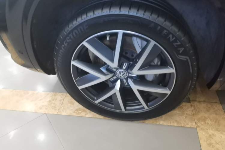 Used Volkswagen Touareg 2019 3.0 TSI RuiFeng Edition China VI Standard Left Front Wheel Hub