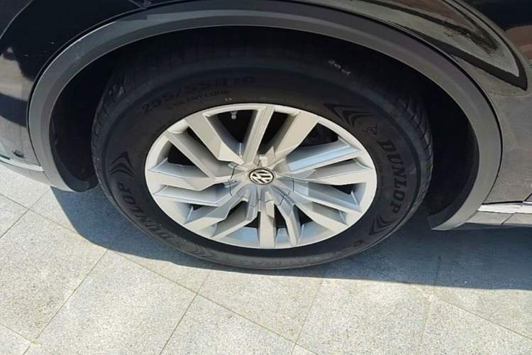 Used Volkswagen Touareg 2019 2.0TSI Ruiyi Edition China VI Standard Left Front Wheel Hub