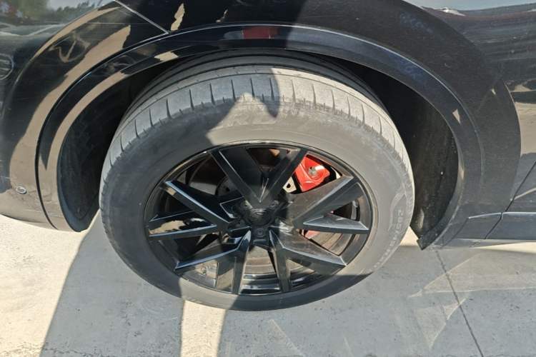 Used Volkswagen Touareg 2019 3.0 TSI RuiFeng Edition China VI Standard Left Front Wheel Hub