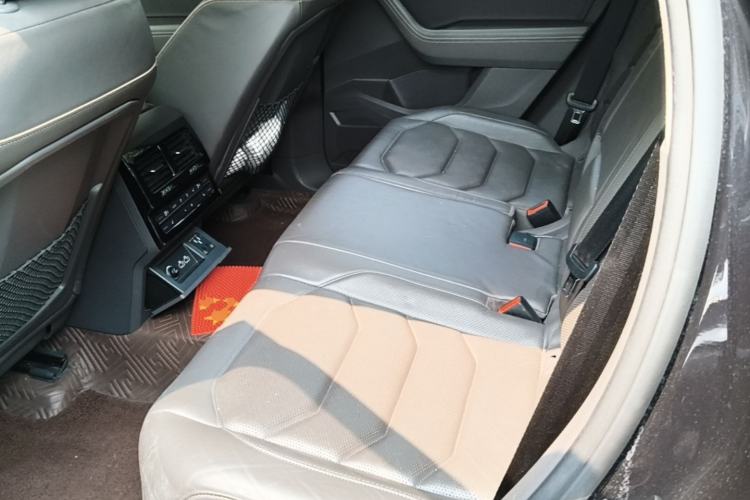 Used Volkswagen Touareg 2019 3.0 TSI Prestige Version China VI Standard Left Rear Seat