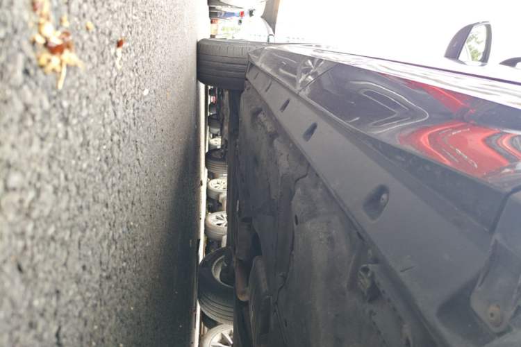 Used Volkswagen Touareg 2019 2.0TSI Ruiyi Edition China VI Standard Left Side Sill