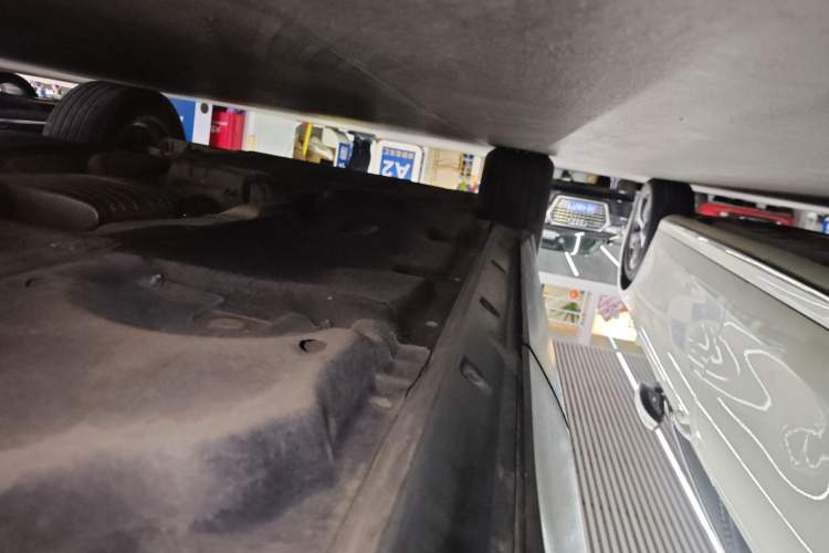 Used Volkswagen Touareg 2019 2.0 TSI Flagship Edition China VI Left Side Sill