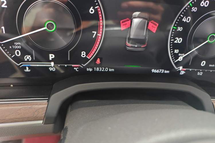 Used Volkswagen Touareg 2019 3.0 TSI RuiFeng Edition China V Standard Odometer Close Up