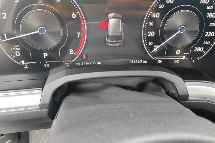 Used Volkswagen Touareg 2019 2.0TSI Ruiyi Edition China VI Standard Odometer Close Up