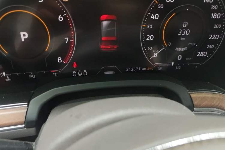 Used Volkswagen Touareg 2019 3.0 TSI RuiFeng Edition China V Standard Odometer Close Up