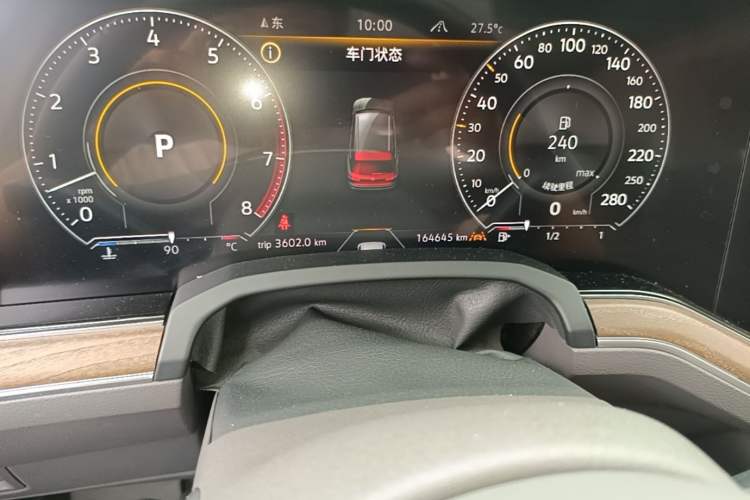Used Volkswagen Touareg 2019 3.0 TSI RuiFeng Edition China V Standard Odometer Close Up