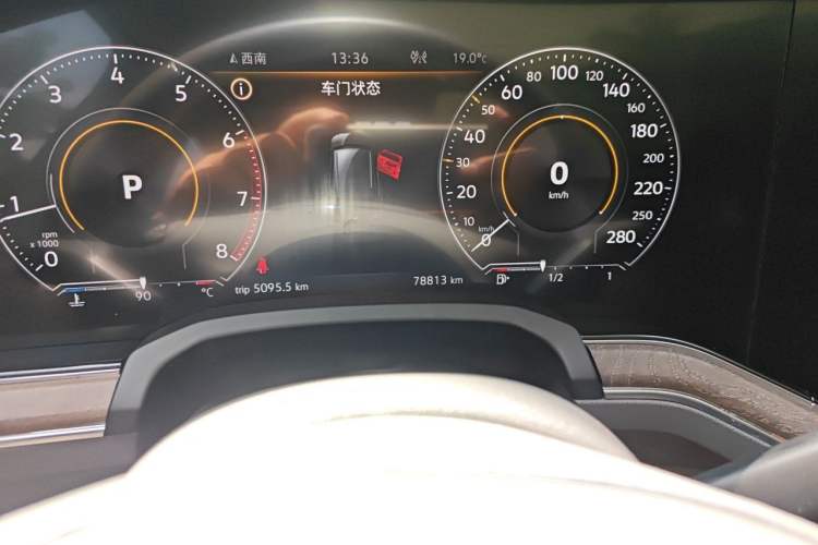 Used Volkswagen Touareg 2019 2.0 TSI Ruiyi Edition China V Standard Odometer Close Up