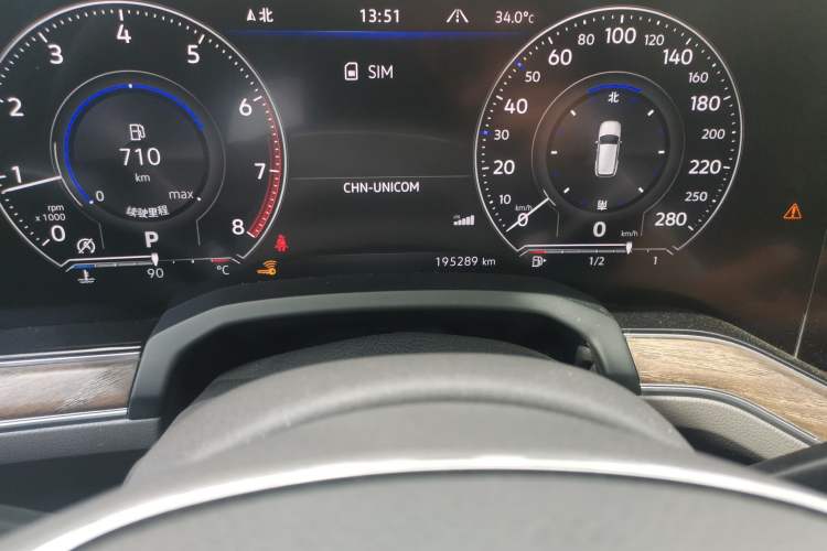Used Volkswagen Touareg 2019 2.0TSI Ruiyi Edition China VI Standard Odometer Close Up