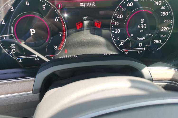 Used Volkswagen Touareg 2019 2.0TSI Ruiyi Edition China VI Standard Odometer Close Up