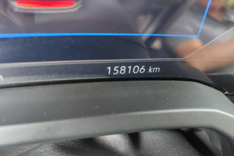 Used Volkswagen Touareg 2019 2.0TSI Ruiyi Edition China VI Standard Odometer Close Up
