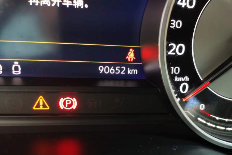 Used Volkswagen Touareg 2019 2.0TSI Ruiyi Edition China VI Standard Odometer Close Up