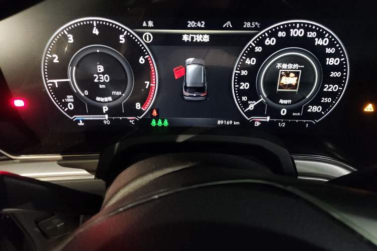 Used Volkswagen Touareg 2019 2.0TSI Ruiyi Edition China VI Standard Odometer Close Up