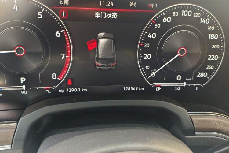 Used Volkswagen Touareg 2019 2.0 TSI Ruiyi Edition China V Standard Odometer Close Up