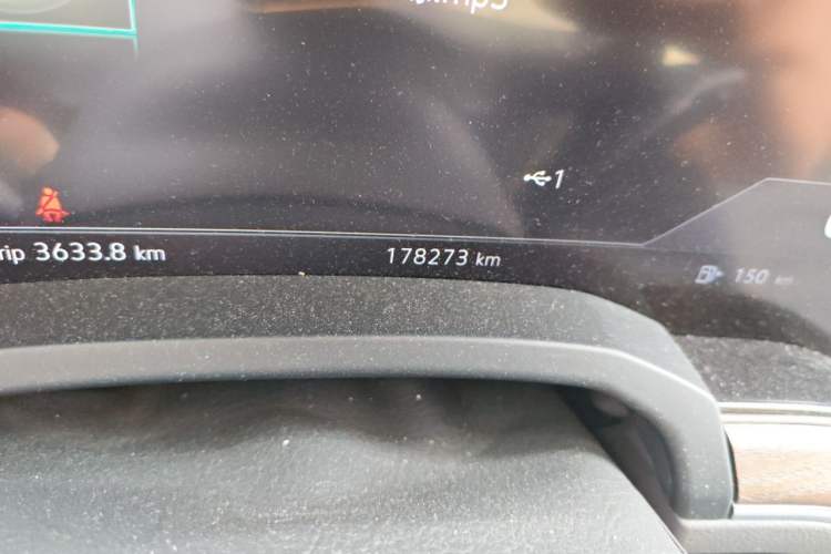 Used Volkswagen Touareg 2019 2.0 TSI Ruiyi Edition China V Standard Odometer Close Up