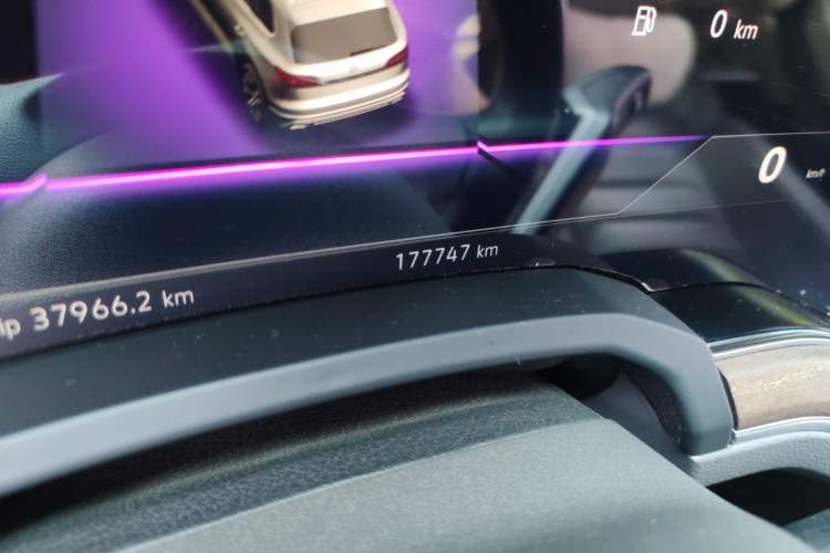 Used Volkswagen Touareg 2019 2.0TSI Ruiyi Edition China VI Standard Odometer Close Up