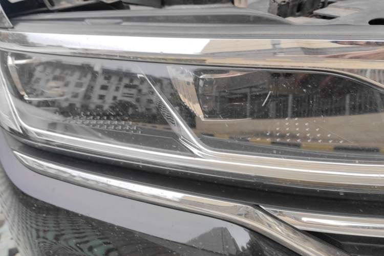 Used Volkswagen Touareg 2019 2.0TSI Ruiyi Edition China VI Standard Right Front Headlight