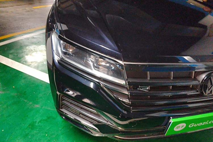 Used Volkswagen Touareg 2019 2.0TSI Ruiyi Edition China VI Standard Right Front Headlight