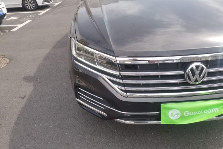 Used Volkswagen Touareg 2019 2.0TSI Ruiyi Edition China VI Standard Right Front Headlight