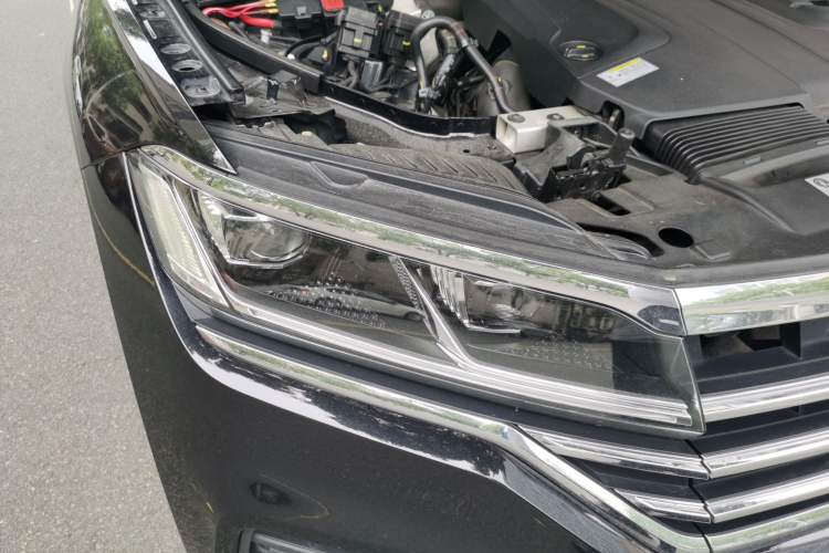 Used Volkswagen Touareg 2019 2.0TSI Ruiyi Edition China VI Standard Right Front Headlight