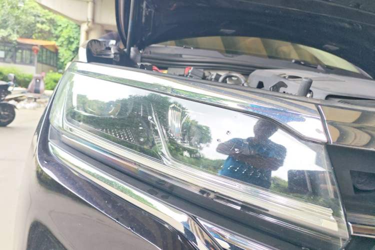 Used Volkswagen Touareg 2019 2.0TSI Ruiyi Edition China VI Standard Right Front Headlight
