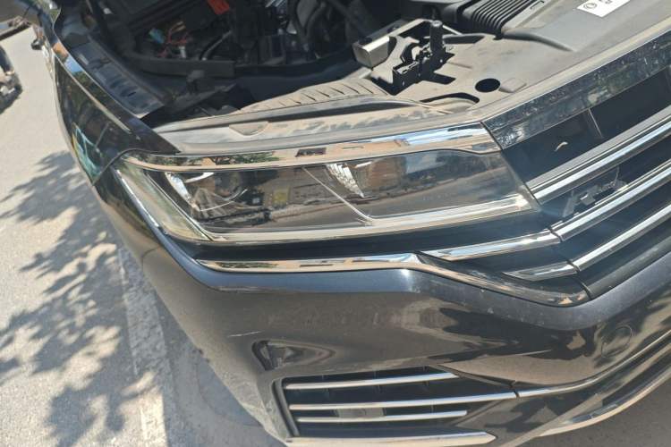 Used Volkswagen Touareg 2019 2.0 TSI Ruiyi Edition China V Standard Right Front Headlight