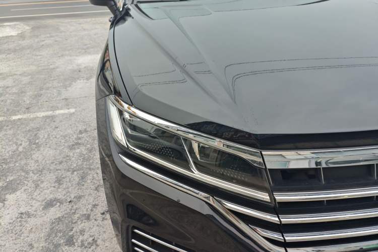 Used Volkswagen Touareg 2019 2.0TSI Ruiyi Edition China VI Standard Right Front Headlight