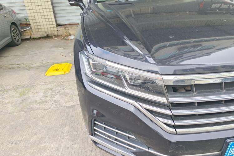 Used Volkswagen Touareg 2019 2.0 TSI Ruiyi Edition China V Standard Right Front Headlight