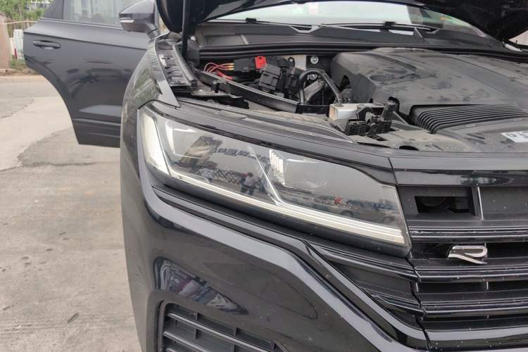 Used Volkswagen Touareg 2019 2.0 TSI Ruiyi Edition China V Standard Right Front Headlight