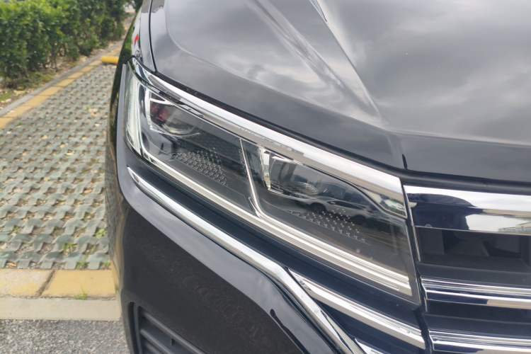Used Volkswagen Touareg 2019 2.0 TSI Flagship Edition China VI Right Front Headlight