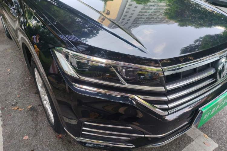 Used Volkswagen Touareg 2019 2.0TSI Ruiyi Edition China VI Standard Right Front Headlight