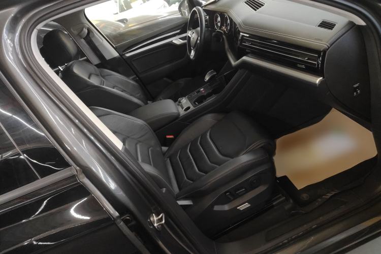 Used Volkswagen Touareg 2019 2.0 TSI Flagship Edition China VI Right Front Seat