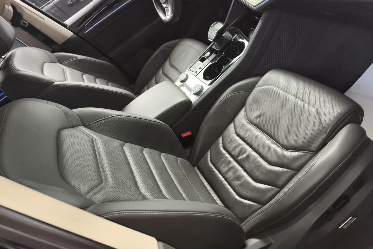Used Volkswagen Touareg 2019 3.0 TSI RuiFeng Edition China VI Standard Right Front Seat