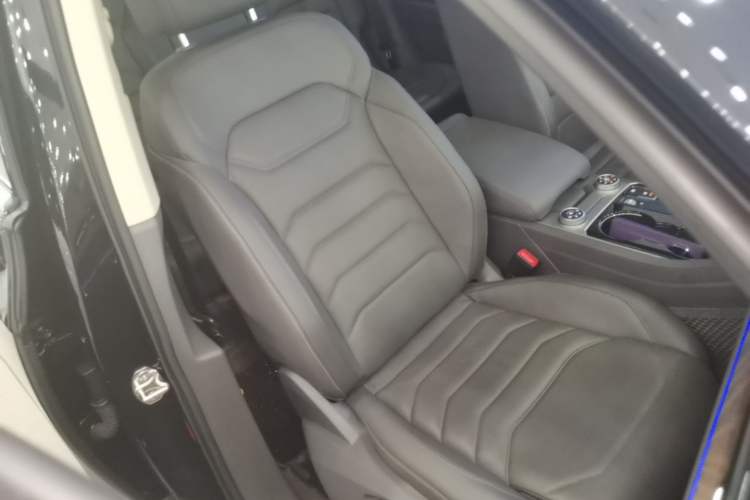 Used Volkswagen Touareg 2019 3.0 TSI RuiFeng Edition China VI Standard Right Front Seat