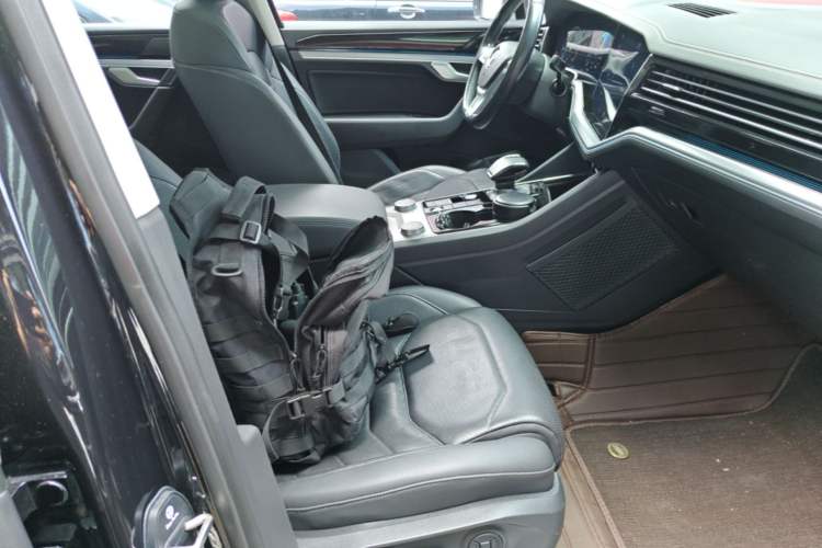 Used Volkswagen Touareg 2019 2.0TSI Ruiyi Edition China VI Standard Right Front Seat
