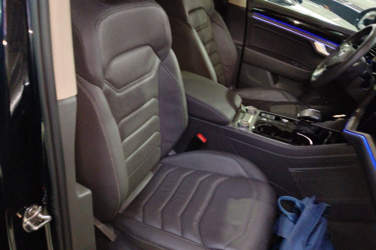 Used Volkswagen Touareg 2019 3.0 TSI RuiFeng Edition China VI Standard Right Front Seat