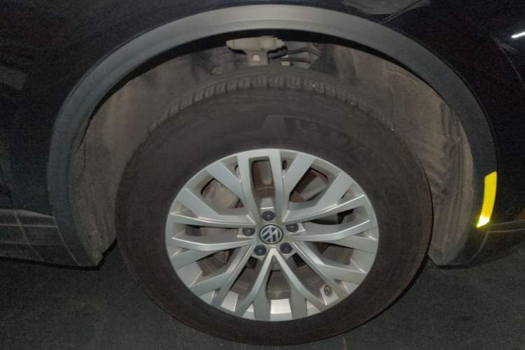 Used Volkswagen Touareg 2019 2.0 TSI Flagship Edition China VI Right Front Wheel Hub