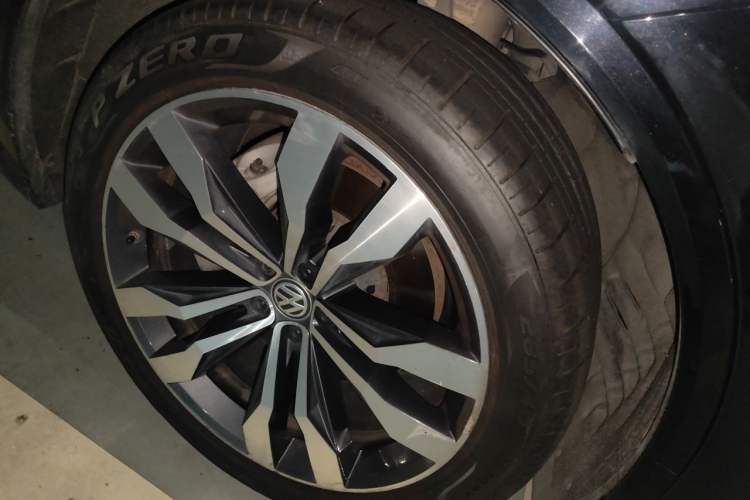 Used Volkswagen Touareg 2019 3.0 TSI Advanced Version China V Standard Right Front Wheel Hub