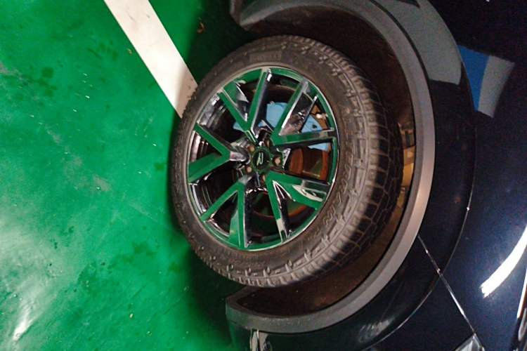 Used Volkswagen Touareg 2019 2.0TSI Ruiyi Edition China VI Standard Right Front Wheel Hub